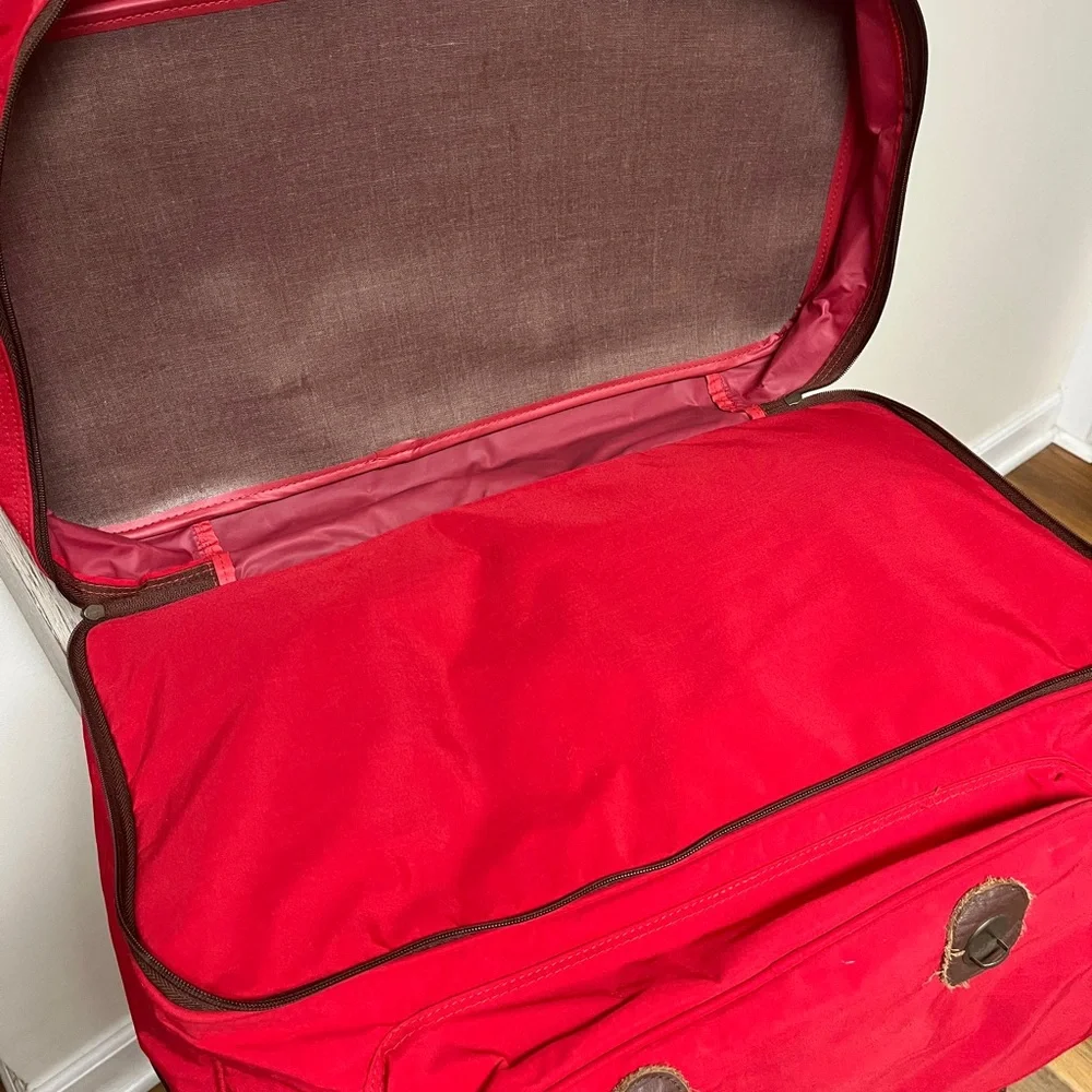 Marlboro Red & Brown Duffel Bag, GUC, clean, missing 2 buckles front flap